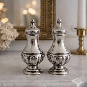 Vintage Silver Plated Salt & Pepper Shaker Set Ornate Decor Elegant Traditional